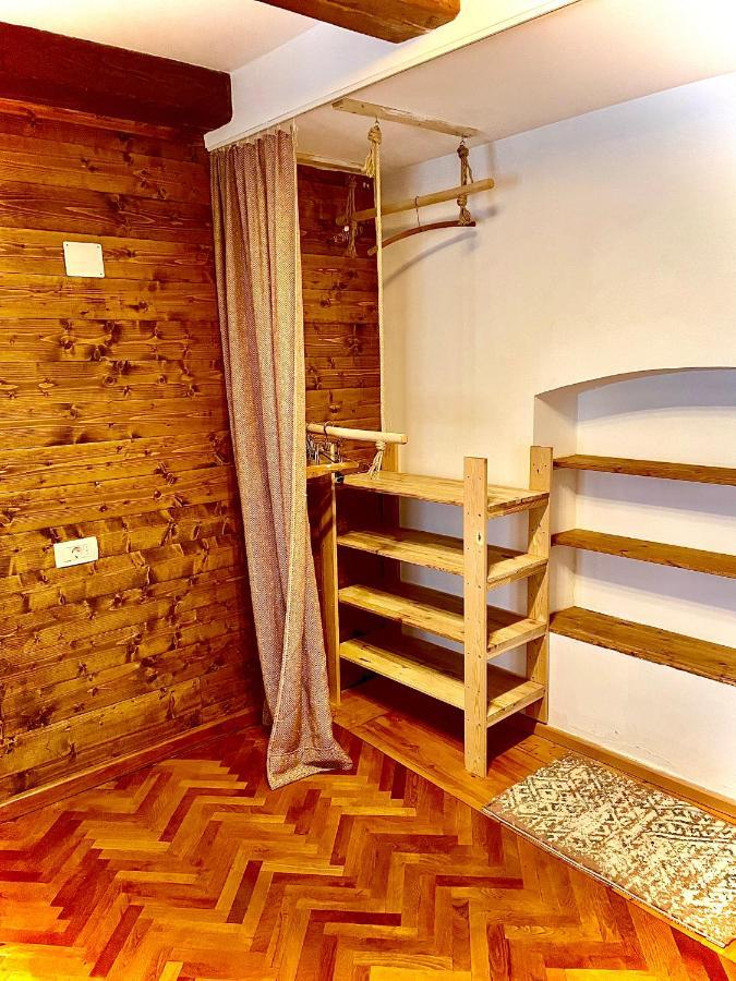 Apartament Rustic In Centrul Istoric Appartamento Braşov Esterno foto