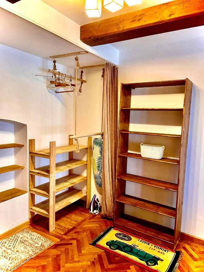 Apartament Rustic In Centrul Istoric Appartamento Braşov Esterno foto