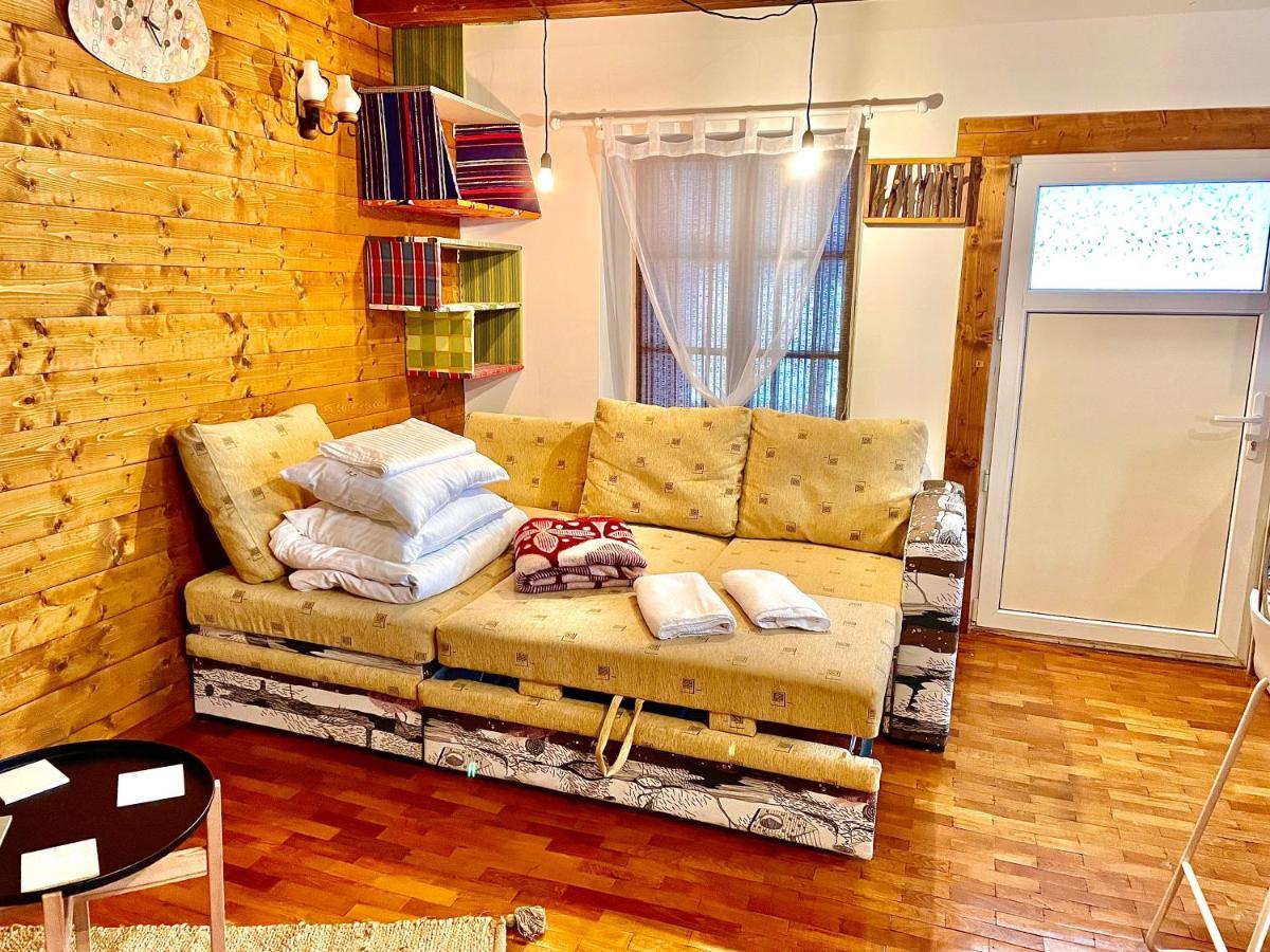 Apartament Rustic In Centrul Istoric Appartamento Braşov Esterno foto