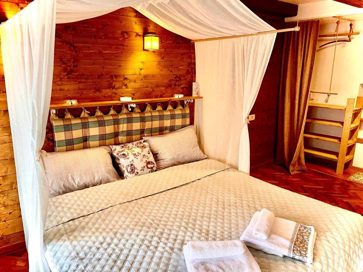 Apartament Rustic In Centrul Istoric Appartamento Braşov Esterno foto